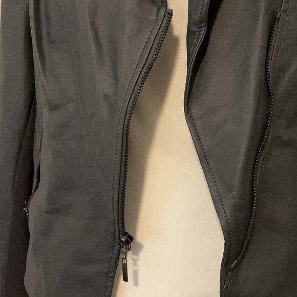 Jennifer Lopez gray faux leather biker jacket - Picture 6 of 9